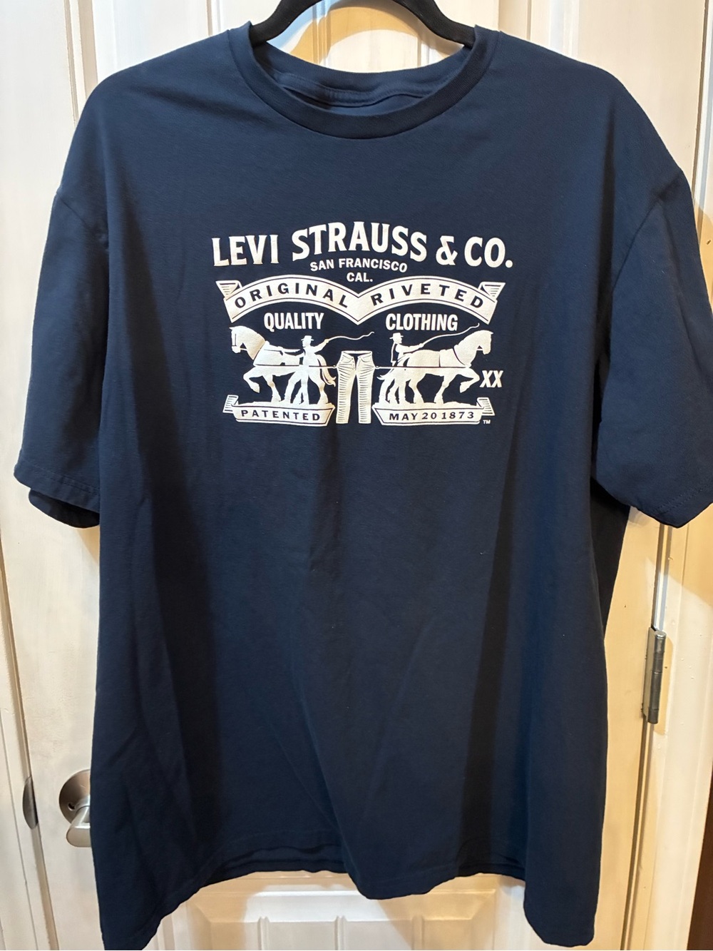 Levi's Navy Short-Sleeve Graphic Logo Tee